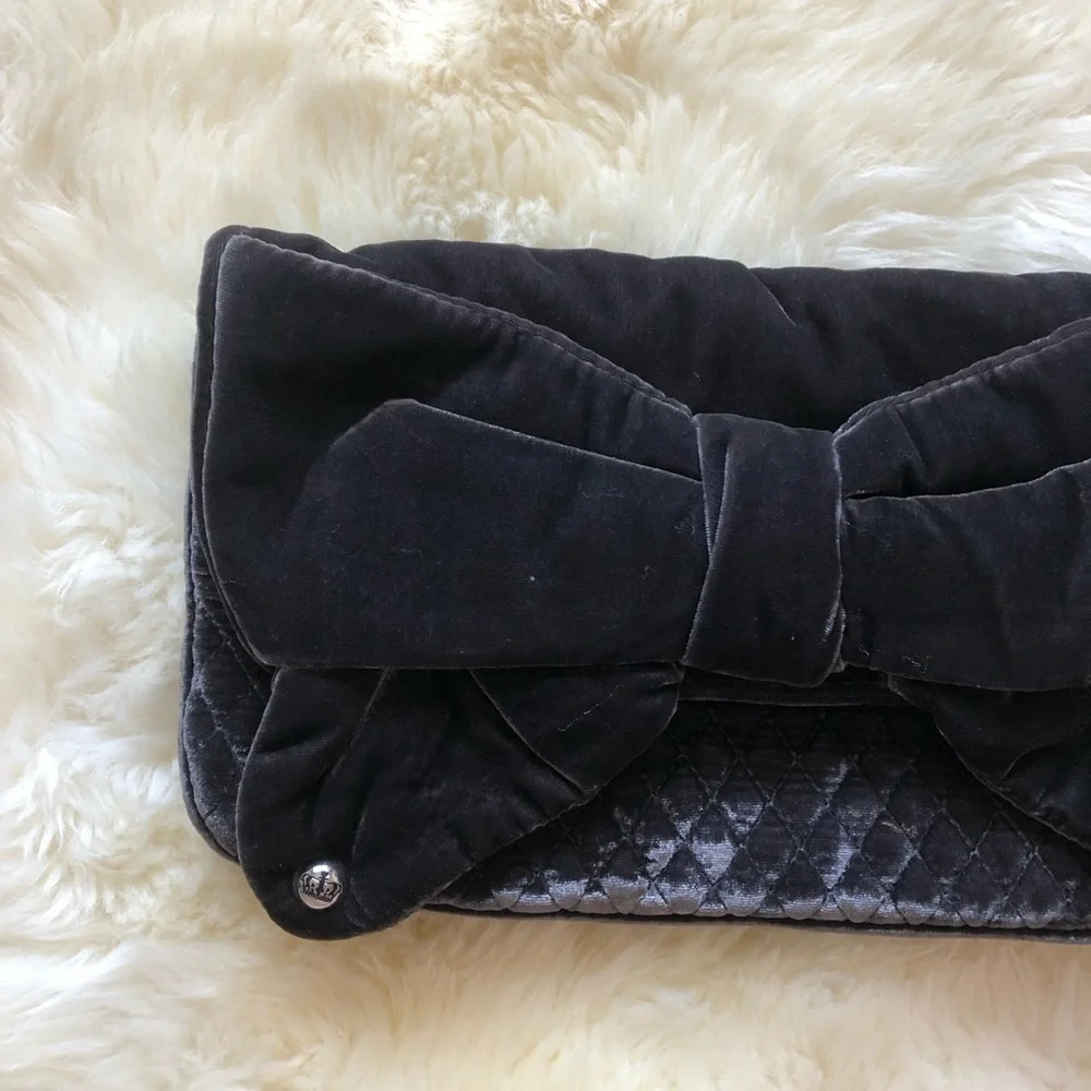 Juicy Couture Gray Velour Oversized Bow Clutch Y2K 2000’s style